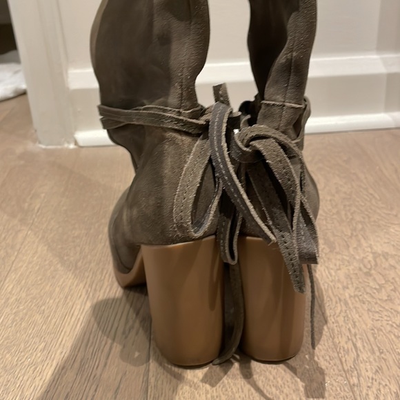 Pierre Hardy suede boots with rubber sole. Size 37 - Picture 5 of 5